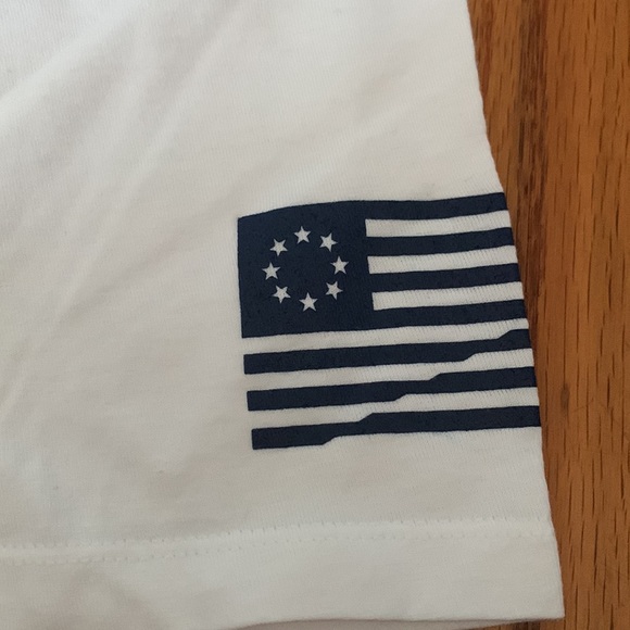 Men's white graphic Tshirt size xl - Picture 2 of 3